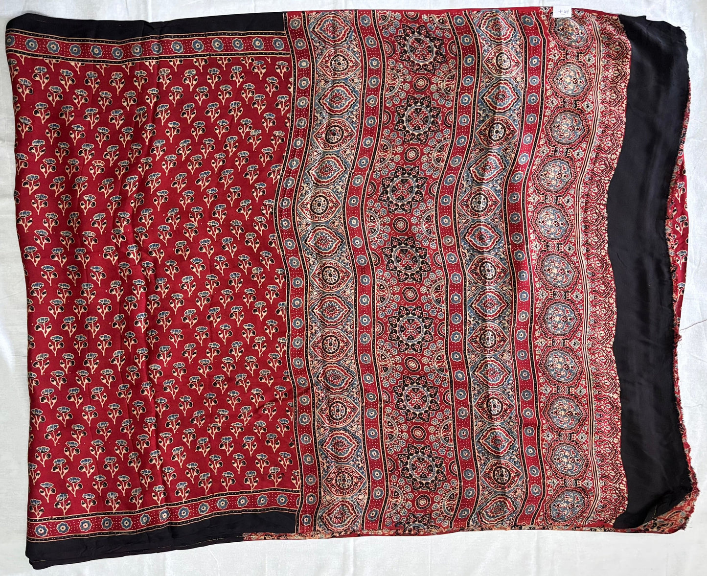 Arav Ethnics Avadhanika