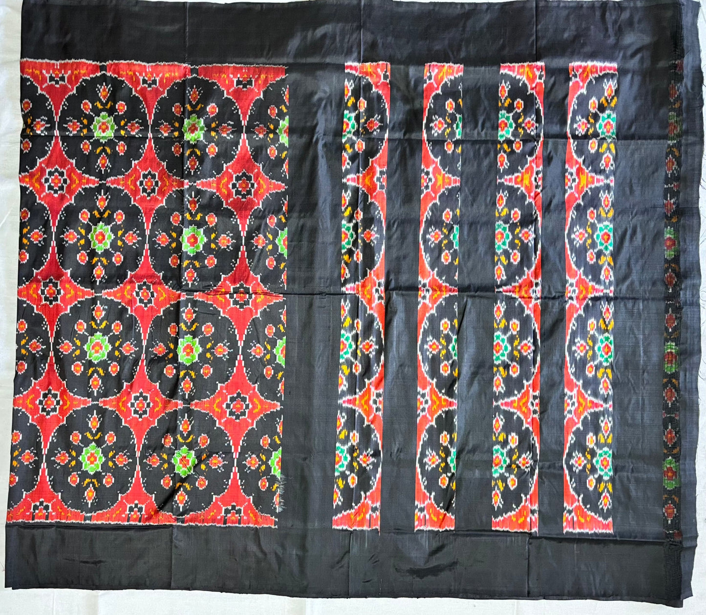 Arav Ethnics Pochampally Ikkat Saree