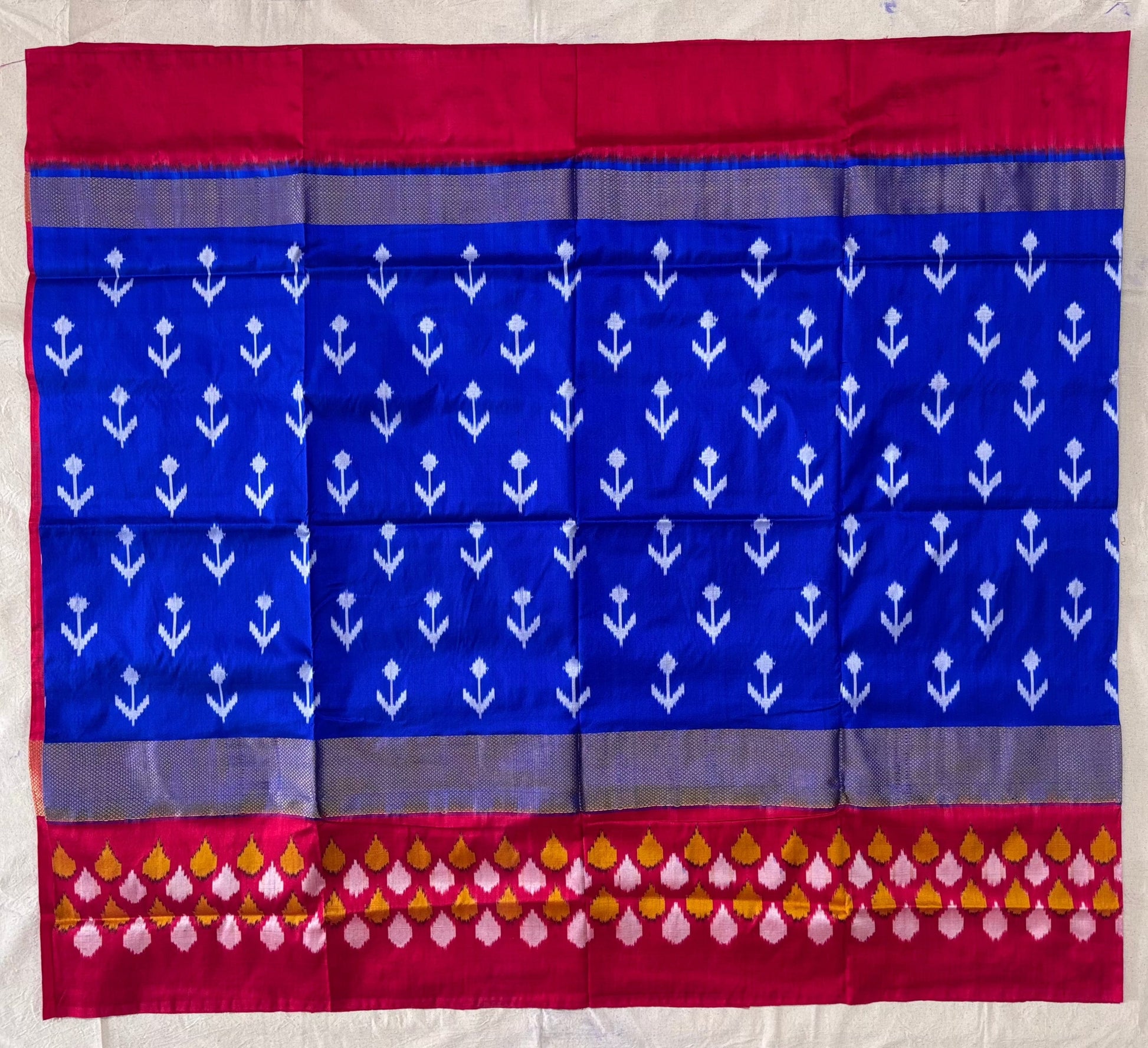 Arav Ethnics Pochampally Ikkat Saree