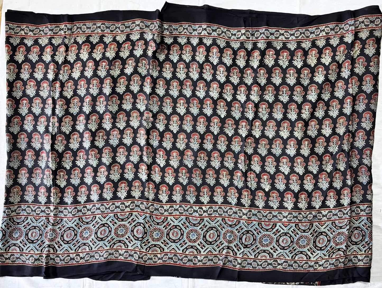 Arav Ethnics Sajni Rekha