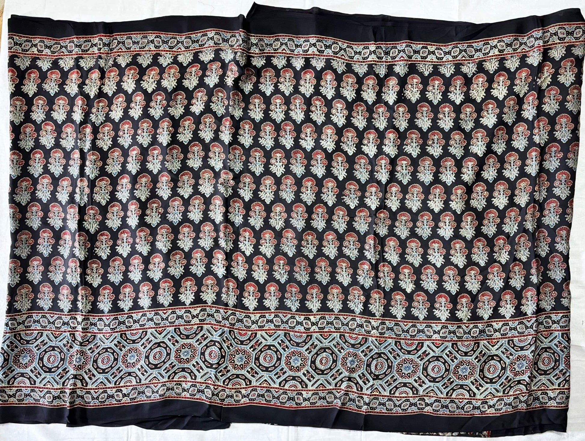 Arav Ethnics Sajni Rekha