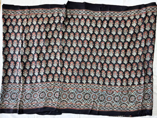 Arav Ethnics Sajni Rekha