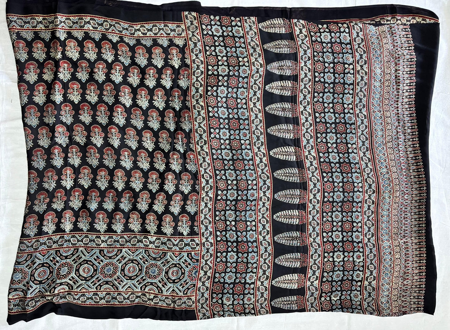 Arav Ethnics Sajni Rekha