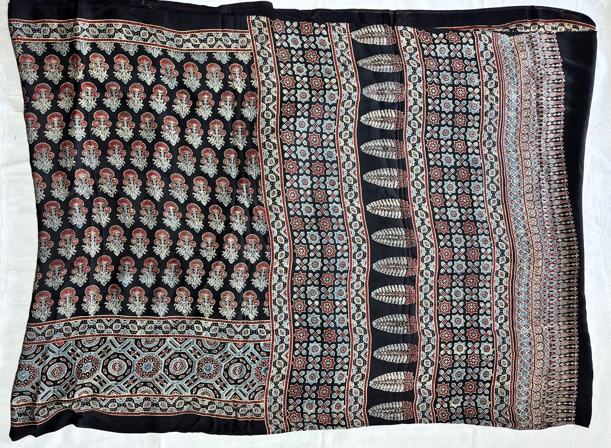 Arav Ethnics Sajni Rekha