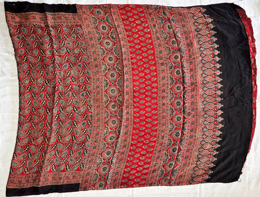 Arav Ethnics Sufiyaana