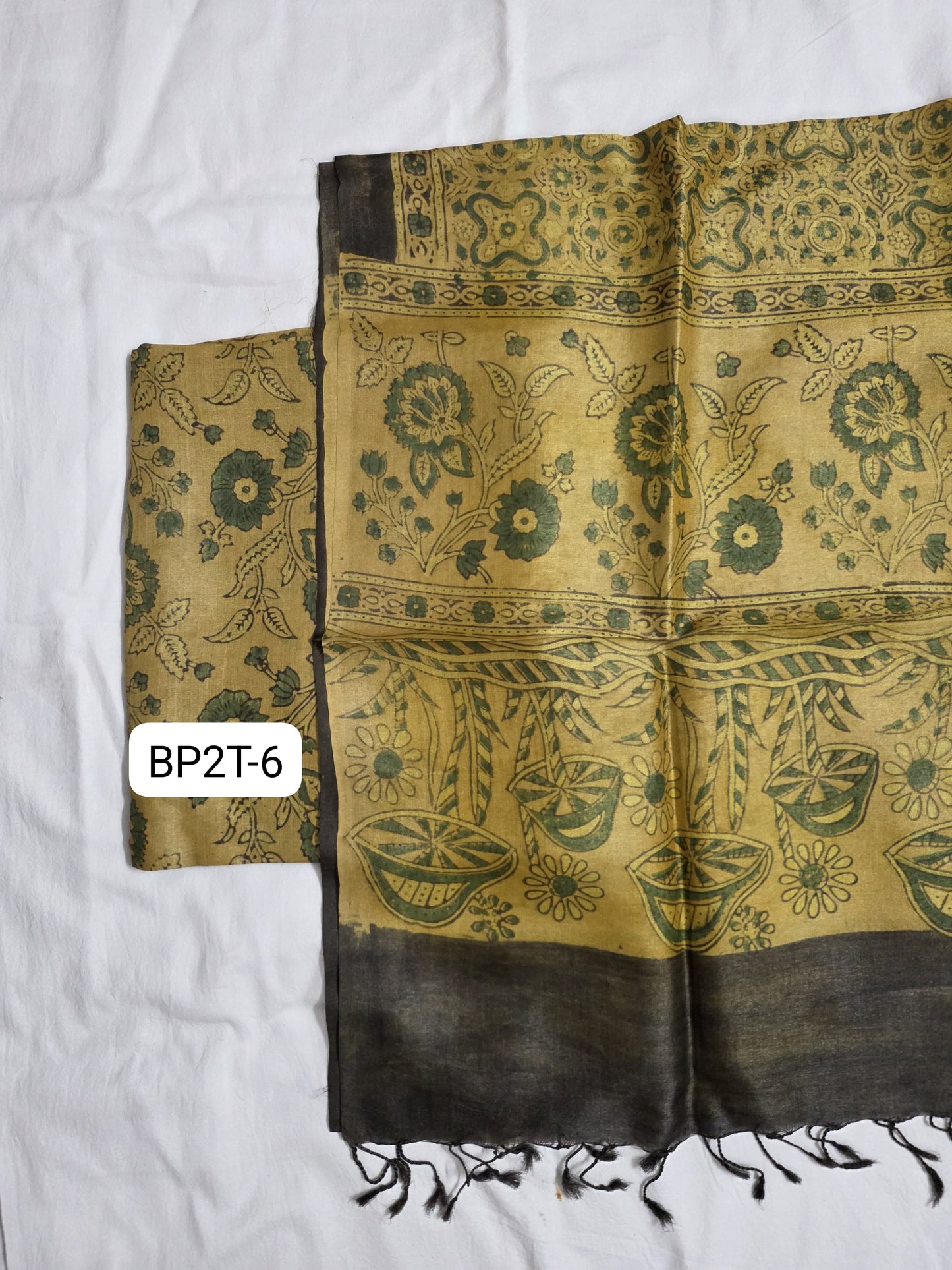 Arav Ethnics Tassar 2 piece Suit-Set in Ajrakh Print